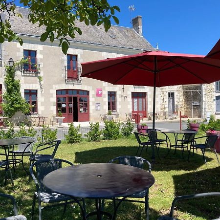 Logis Auberge De Crissay Екстериор снимка