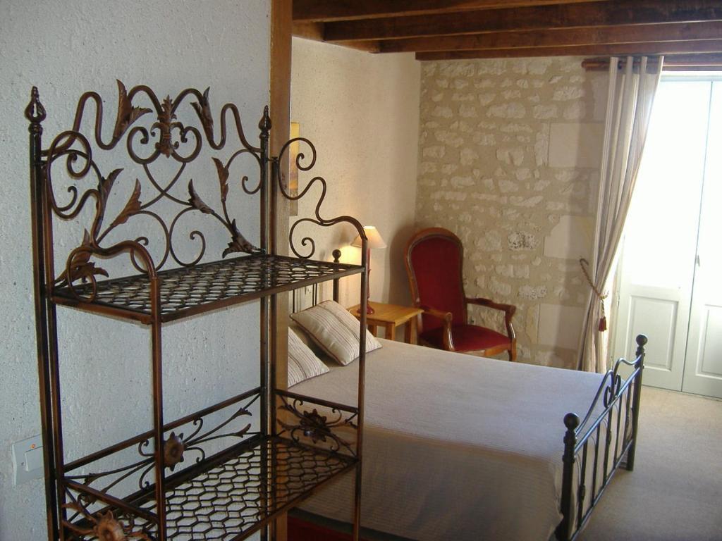 Logis Auberge De Crissay Стая снимка